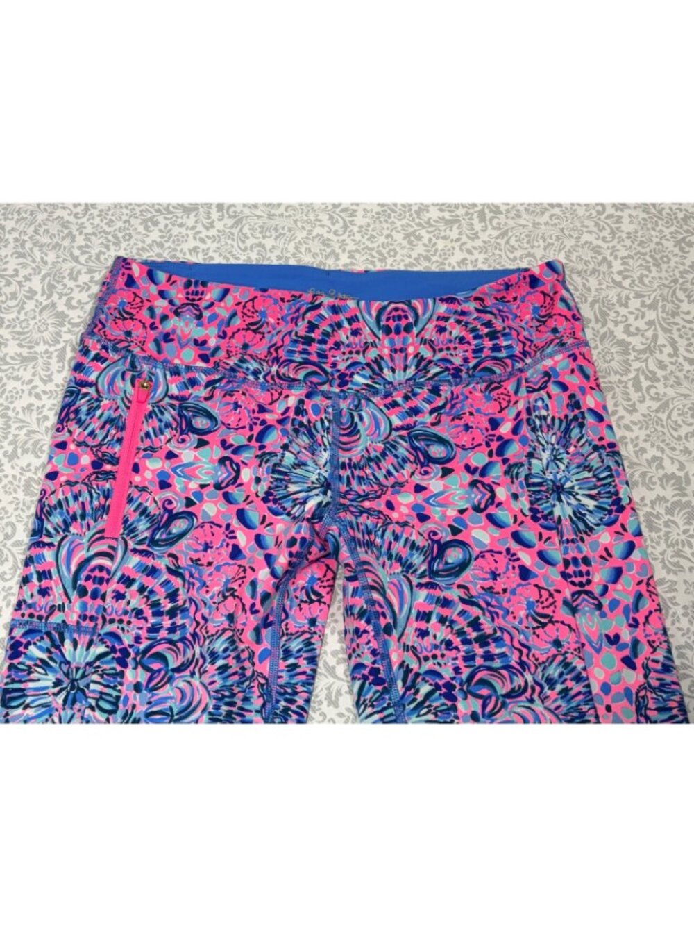 Lilly Pulitzer Luxletic Leggings Womens M Navy Floral Seashell Crop Pink Blue - Picture 2 of 11